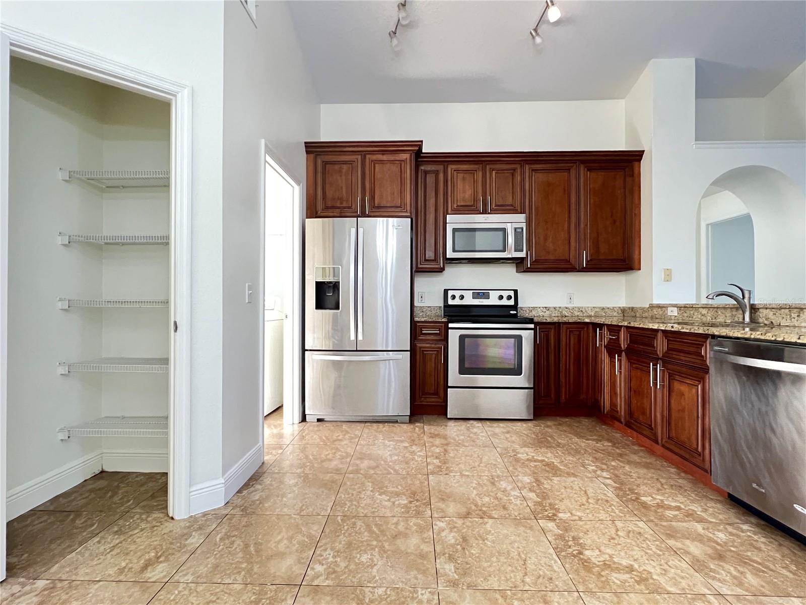 Image 10 of 48 For 2859 Blooming Alamanda Loop