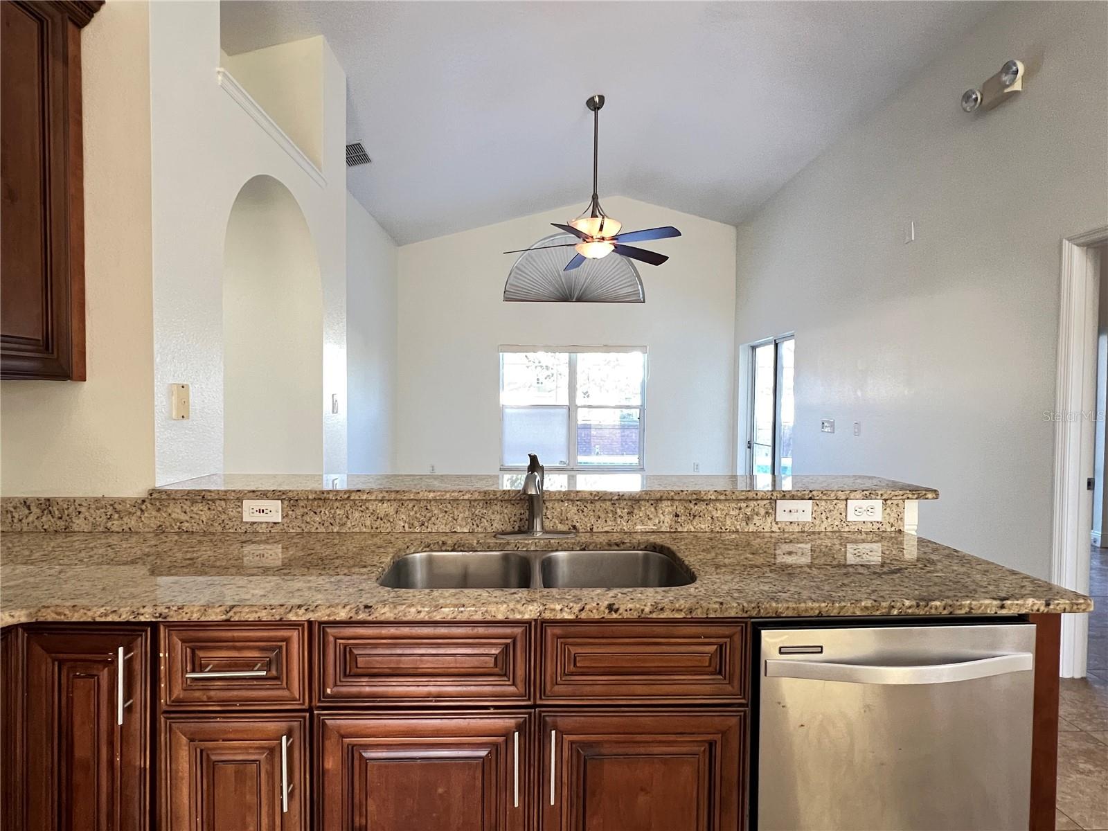 Image 12 of 48 For 2859 Blooming Alamanda Loop