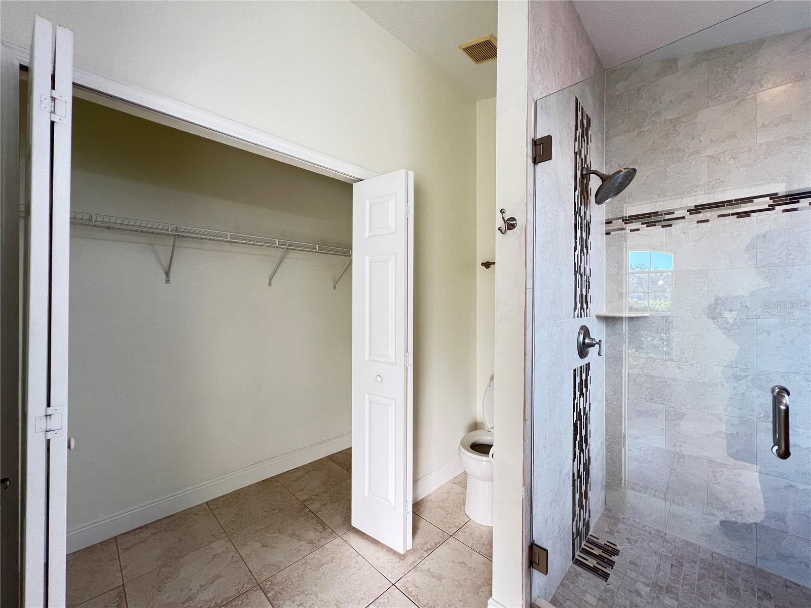 Image 30 of 48 For 2859 Blooming Alamanda Loop