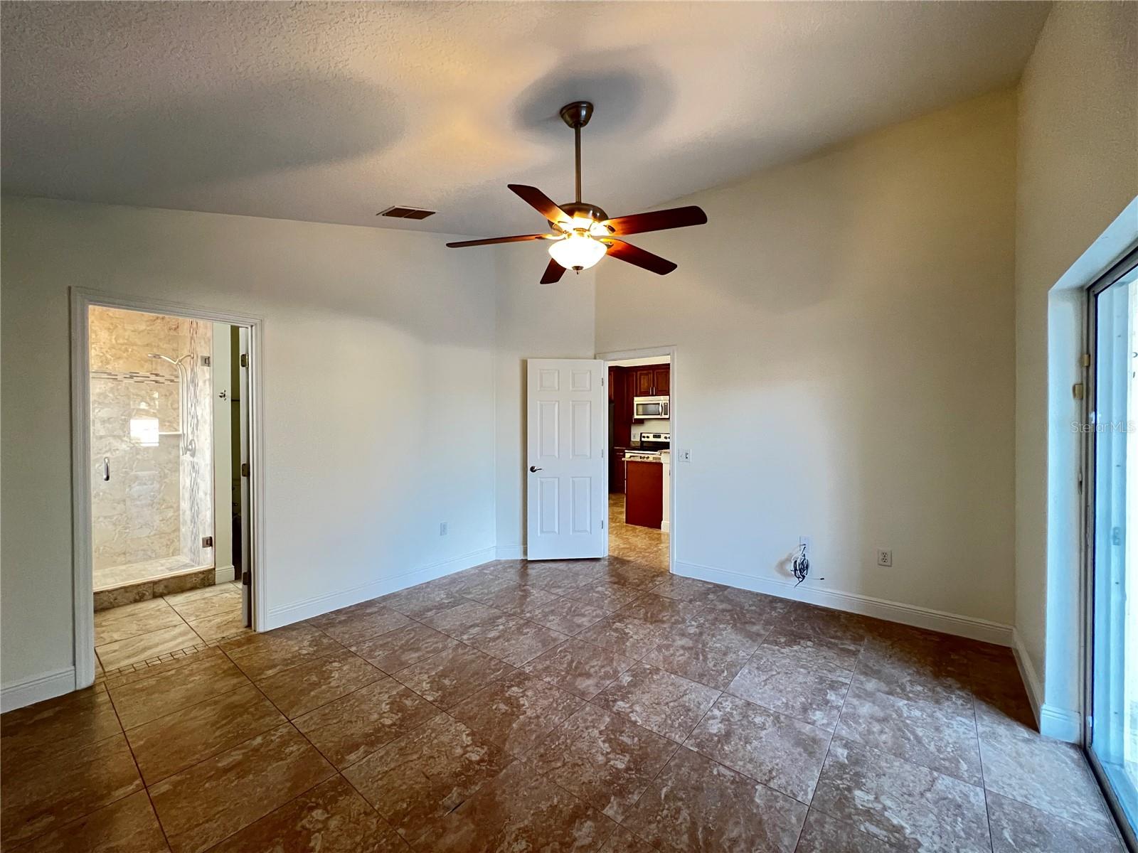 Image 37 of 48 For 2859 Blooming Alamanda Loop