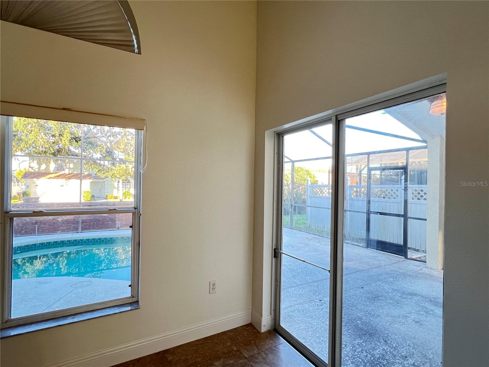 Image 38 of 48 For 2859 Blooming Alamanda Loop