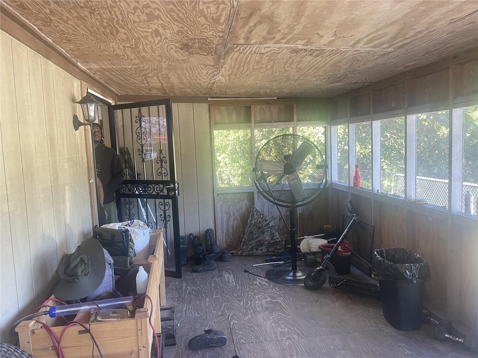 Image 16 of 19 For 520 Spring Street