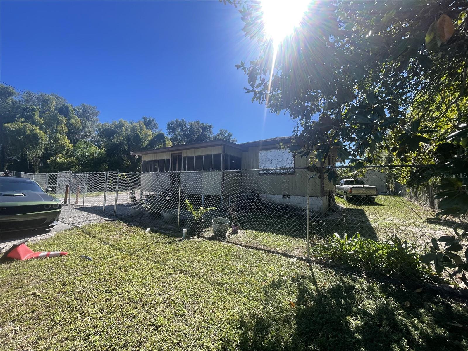 Image 3 of 19 For 520 Spring Street