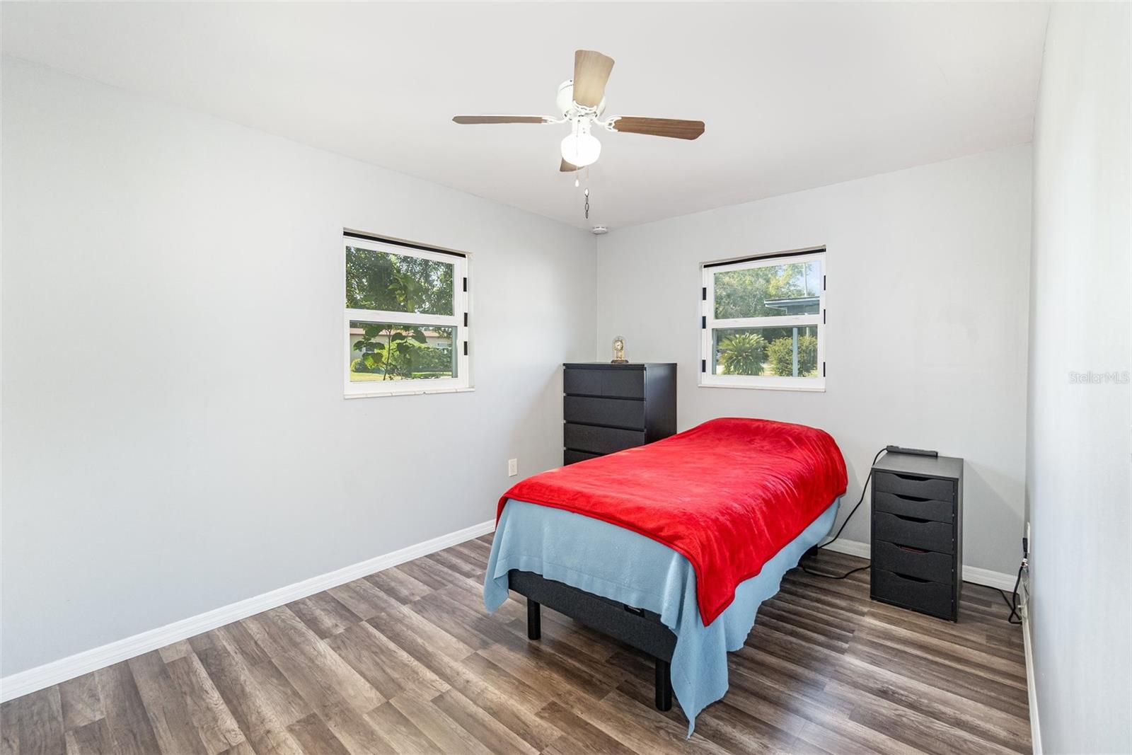 Image 13 of 23 For 27 Sandpiper Street