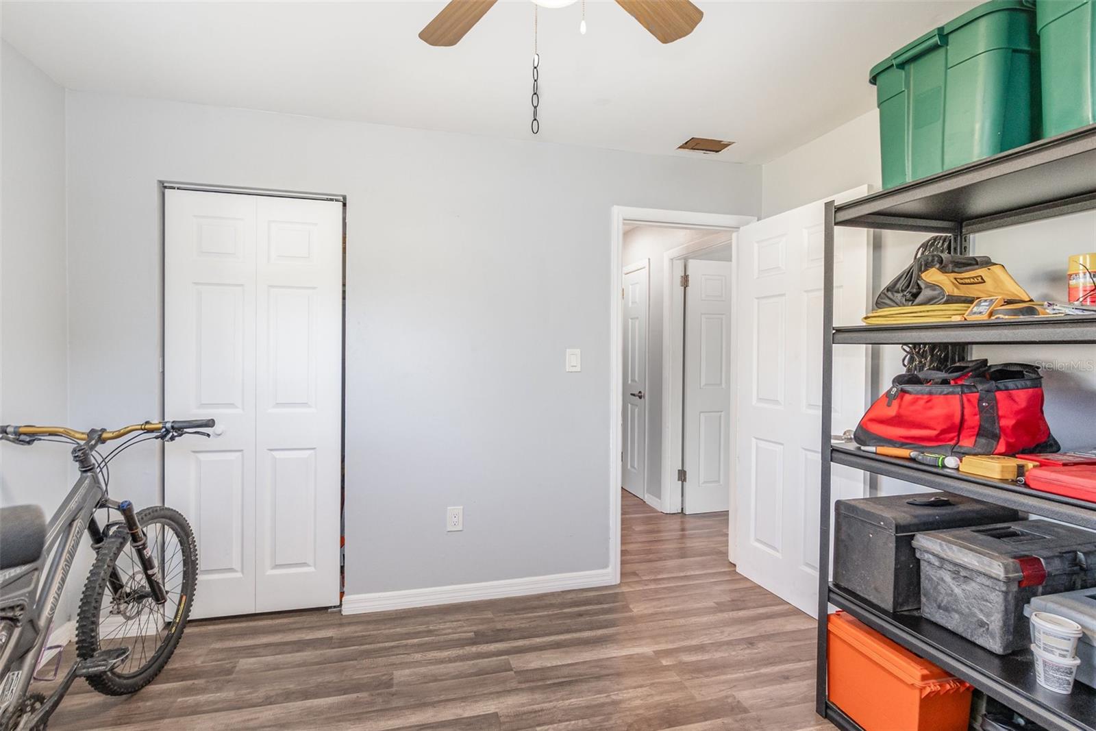 Image 17 of 23 For 27 Sandpiper Street