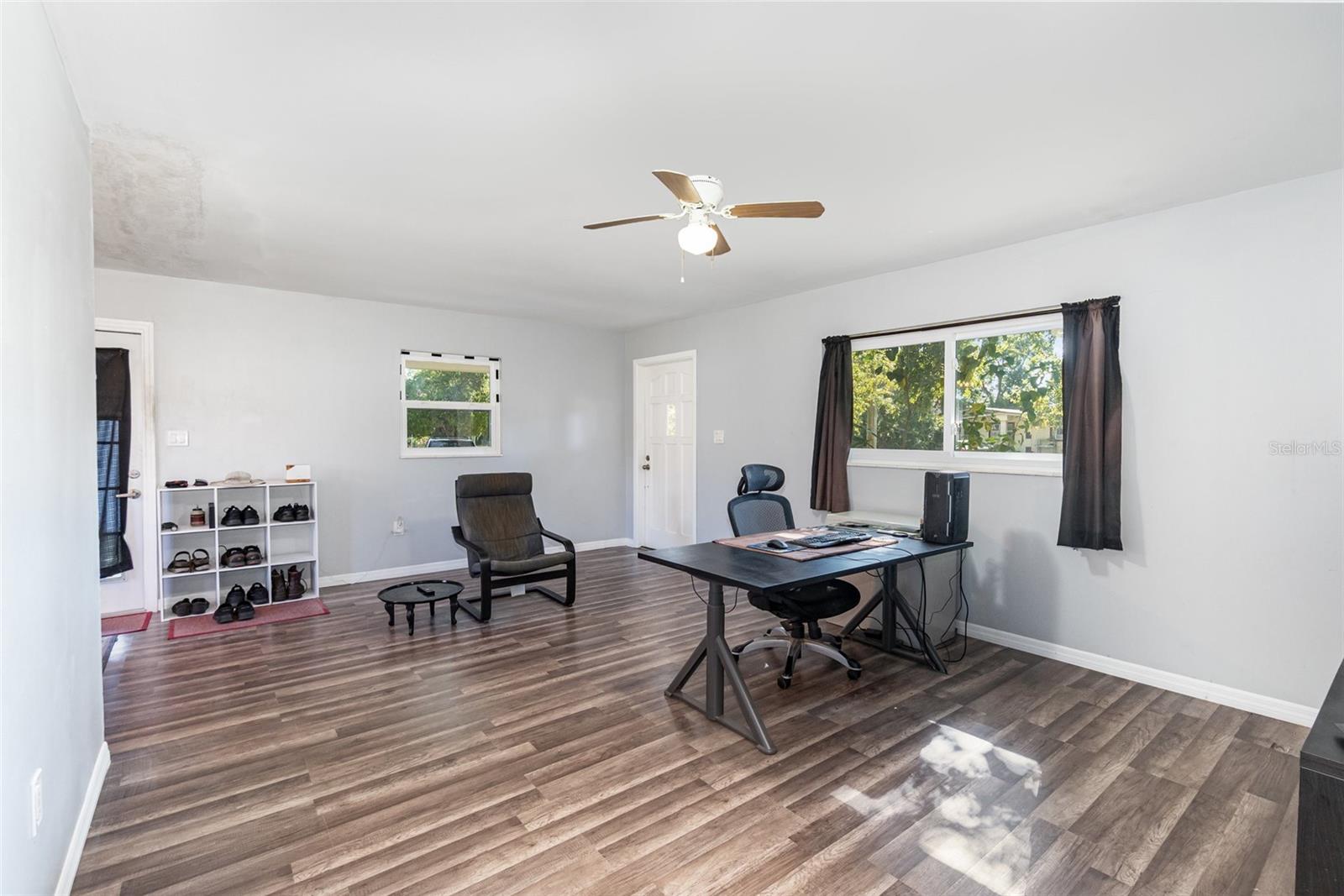 Image 5 of 23 For 27 Sandpiper Street