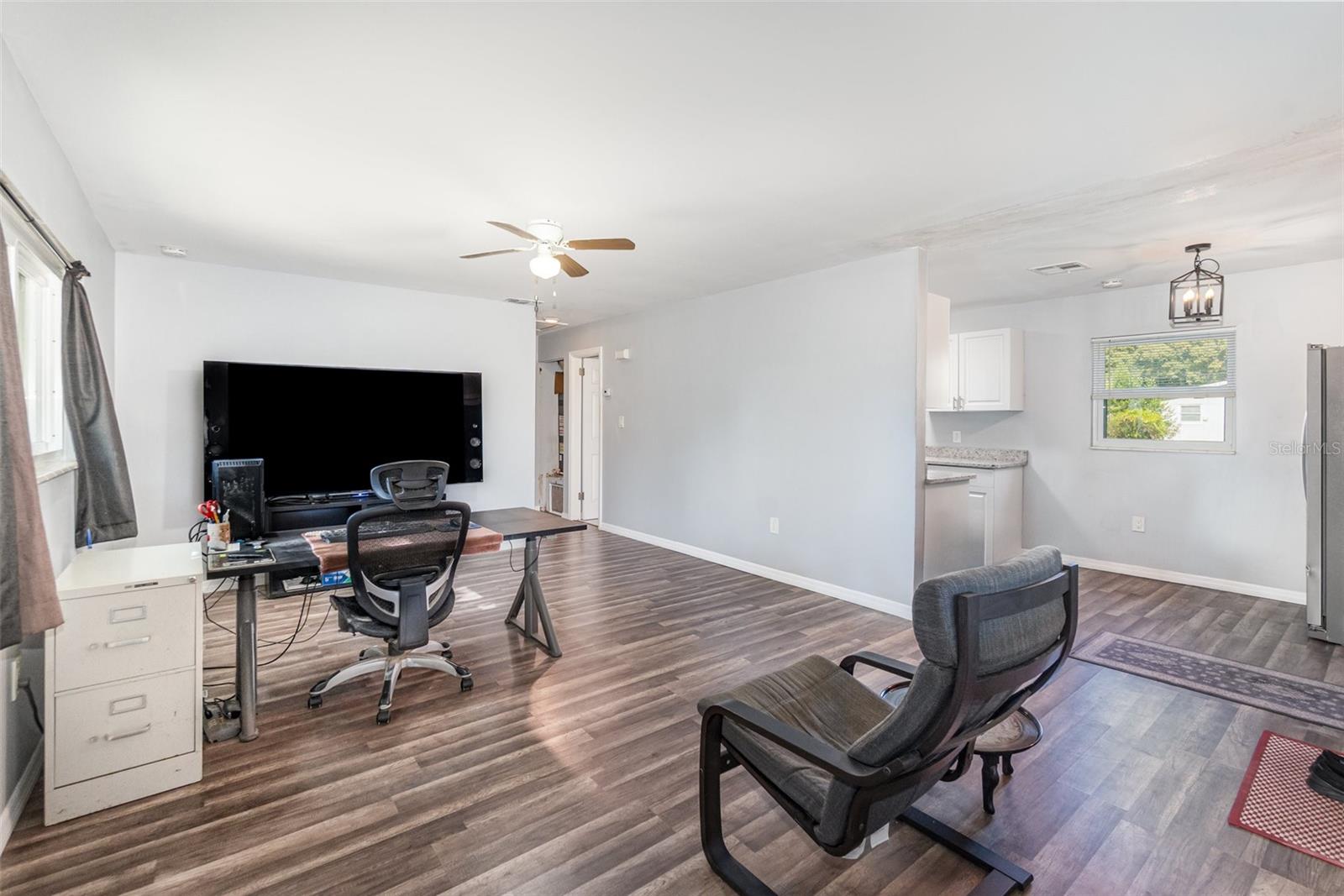 Image 7 of 23 For 27 Sandpiper Street