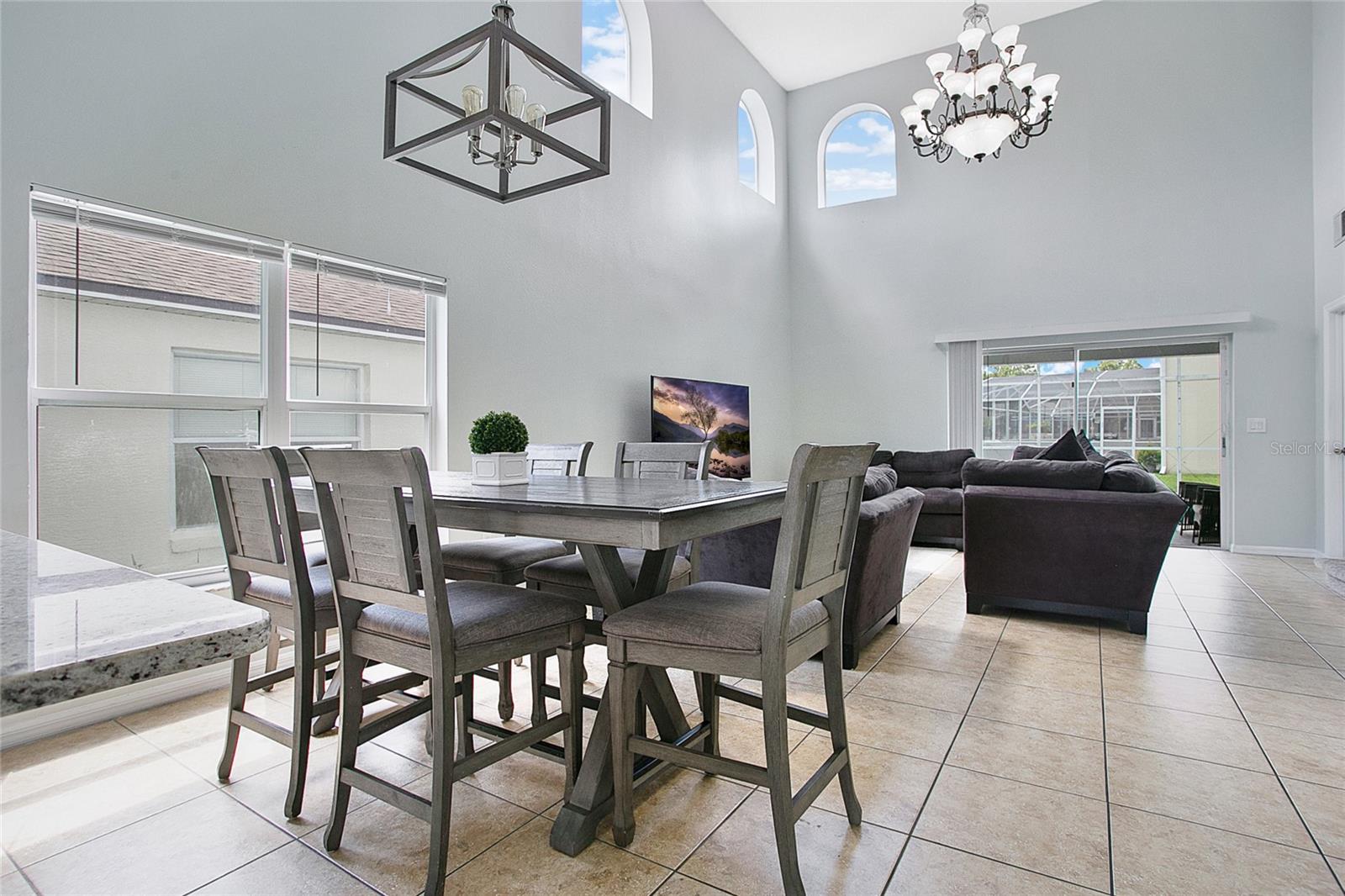 Image 10 of 45 For 316 Buckingham Circle