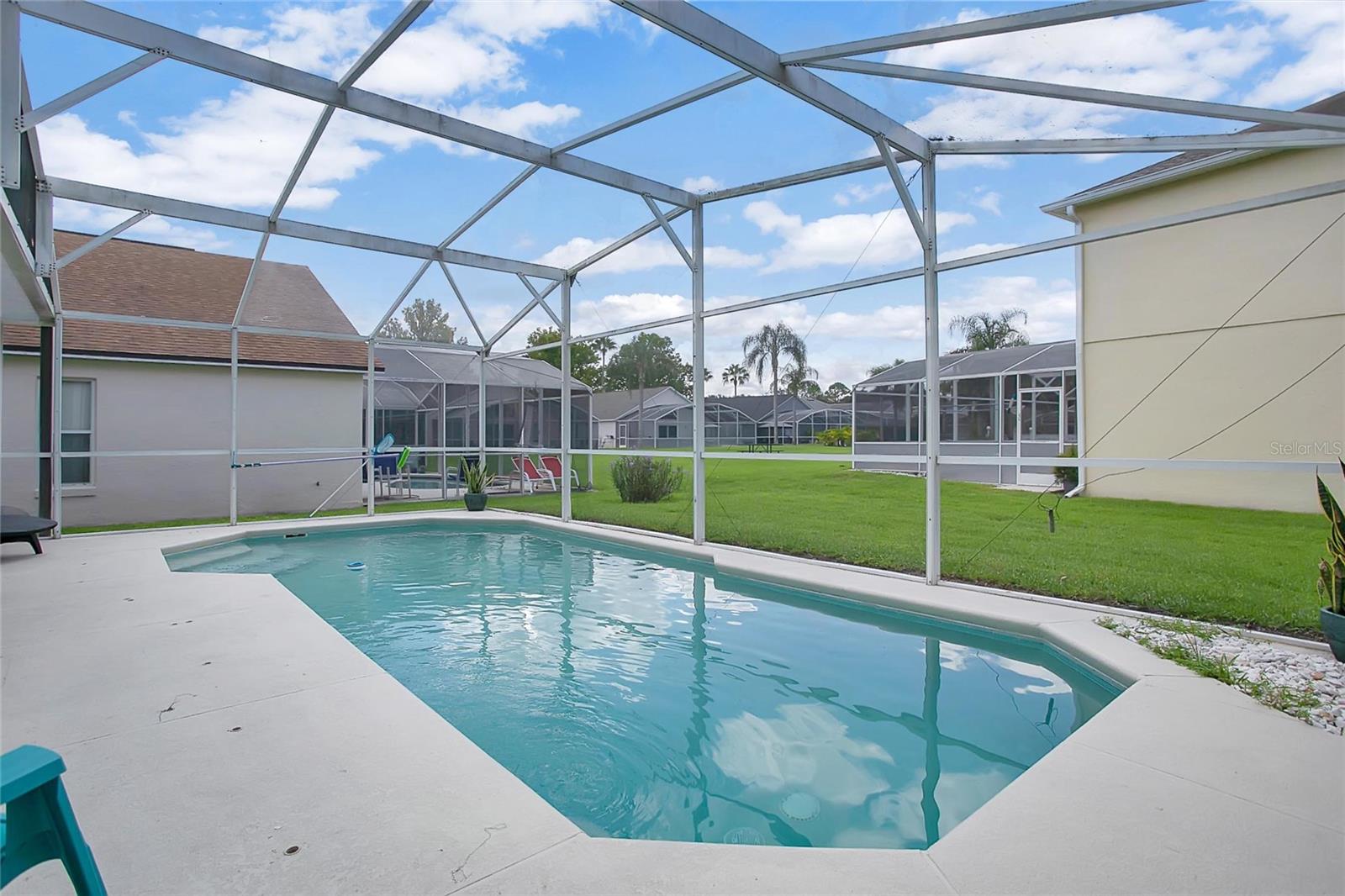 Image 4 of 45 For 316 Buckingham Circle