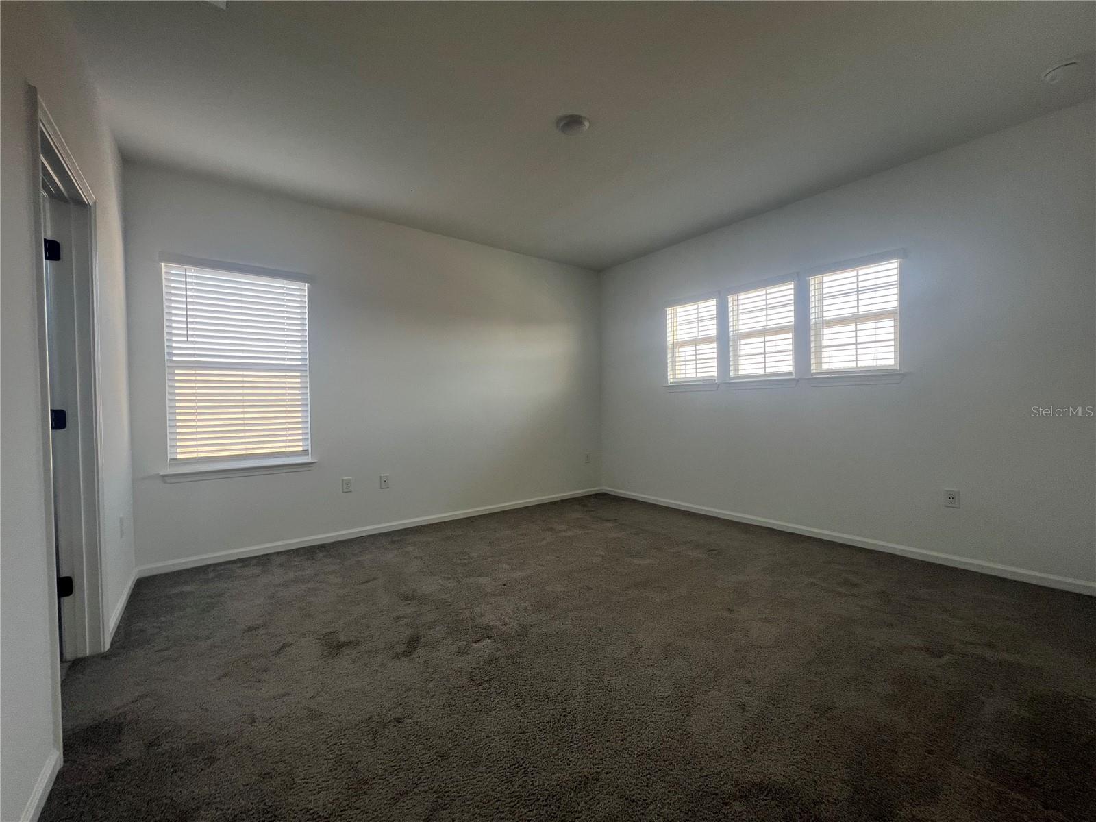 Image 8 of 14 For 5304 Lake Virginia Street