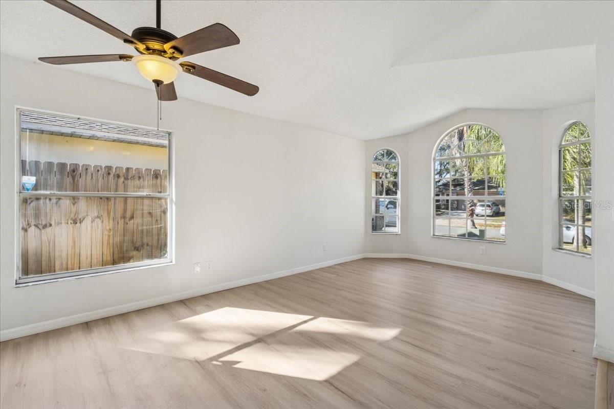 Image 10 of 50 For 1860 Greenbrook Court