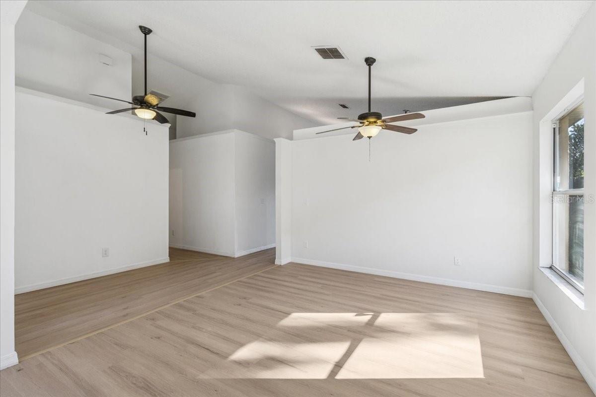 Image 13 of 50 For 1860 Greenbrook Court