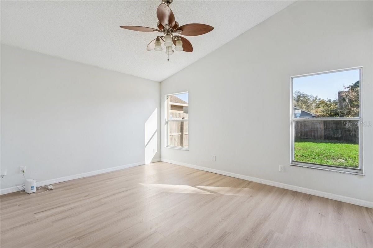 Image 25 of 50 For 1860 Greenbrook Court