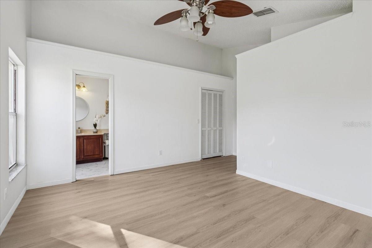 Image 26 of 50 For 1860 Greenbrook Court