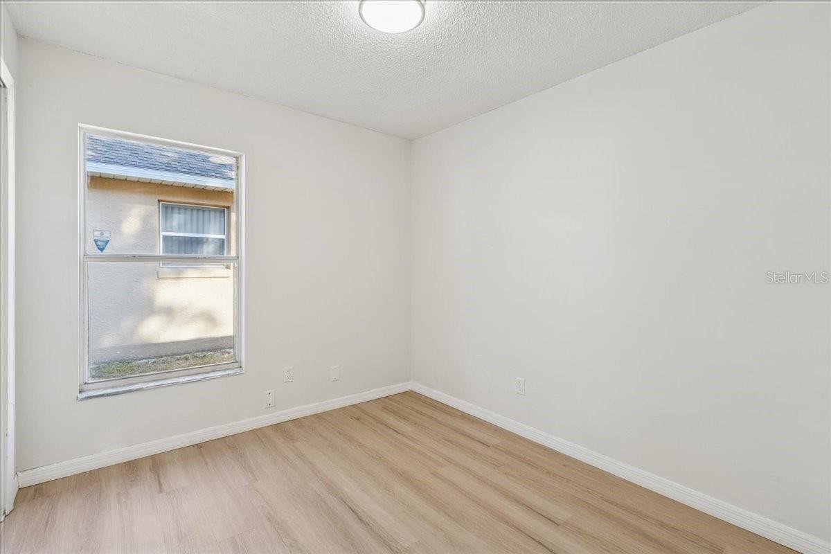 Image 29 of 50 For 1860 Greenbrook Court