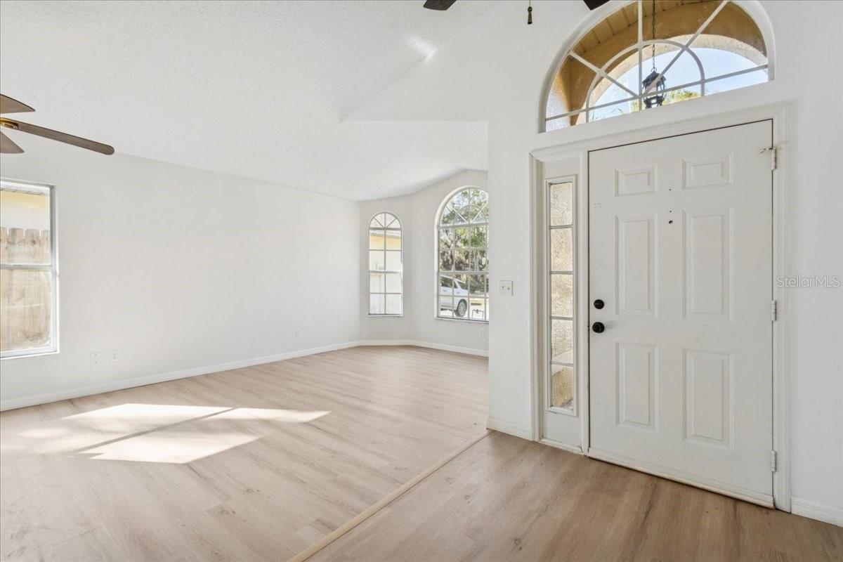 Image 7 of 50 For 1860 Greenbrook Court