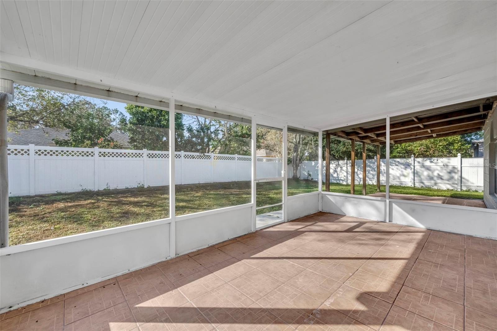 Image 33 of 38 For 204 Canterbury Court