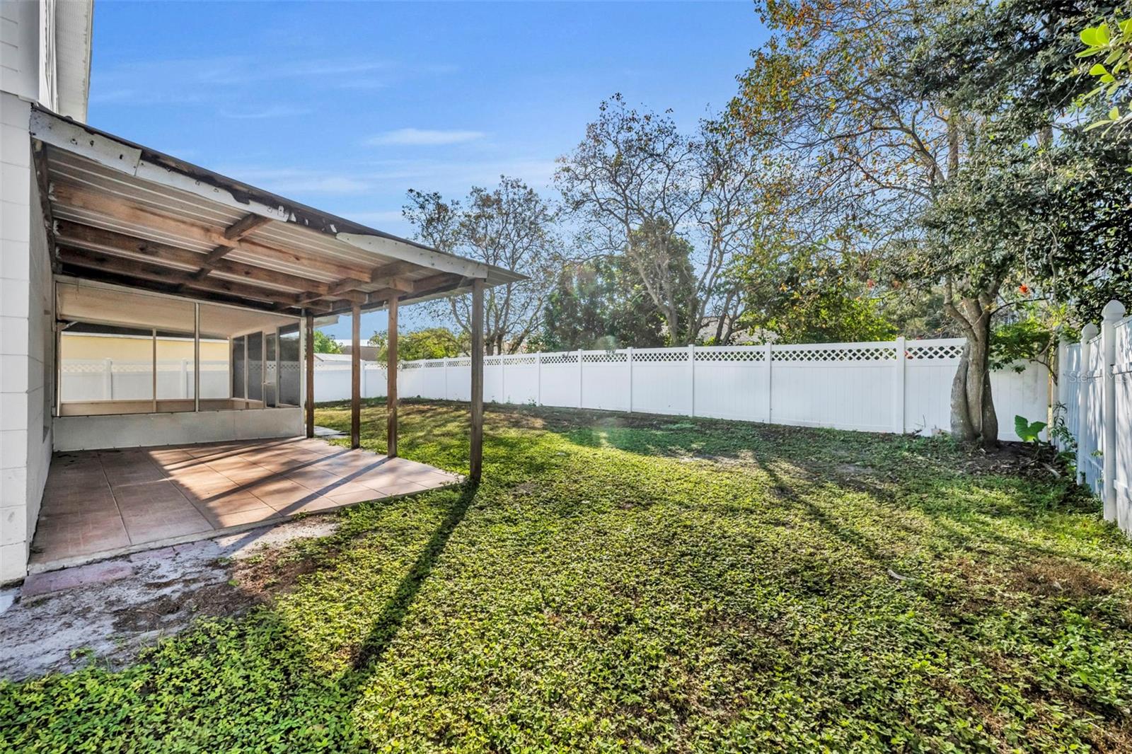 Image 35 of 38 For 204 Canterbury Court