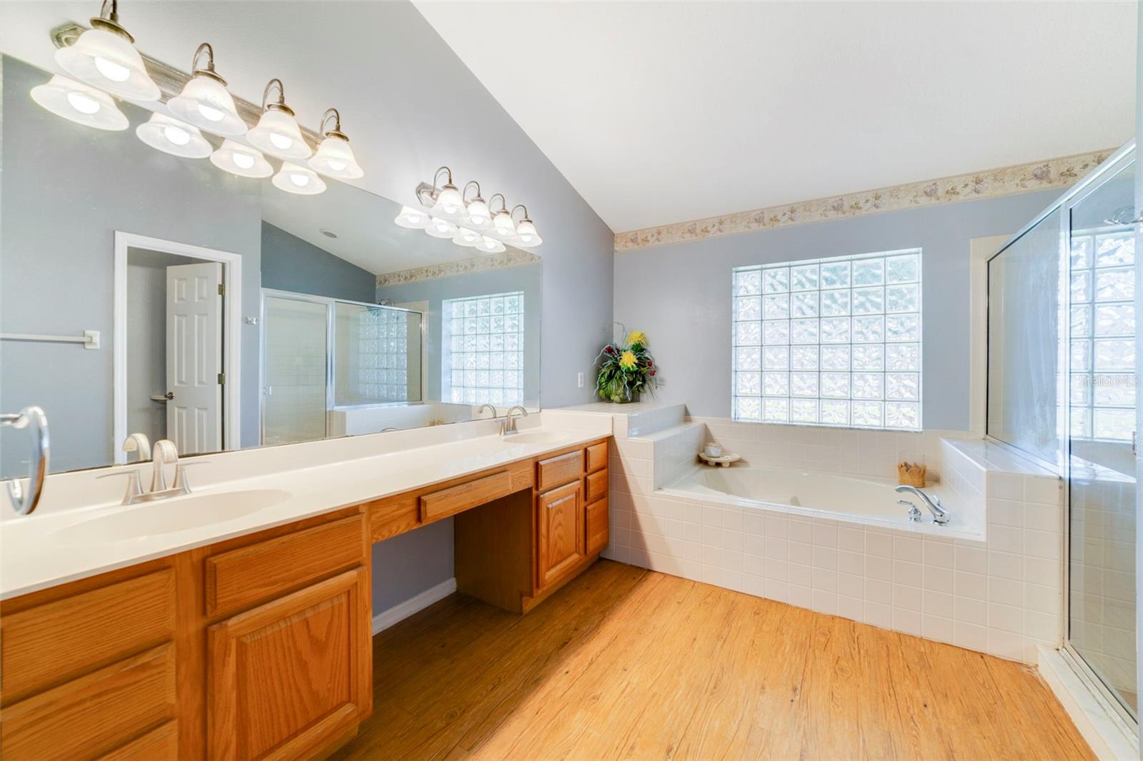 Image 12 of 30 For 14301 Roxshire Drive