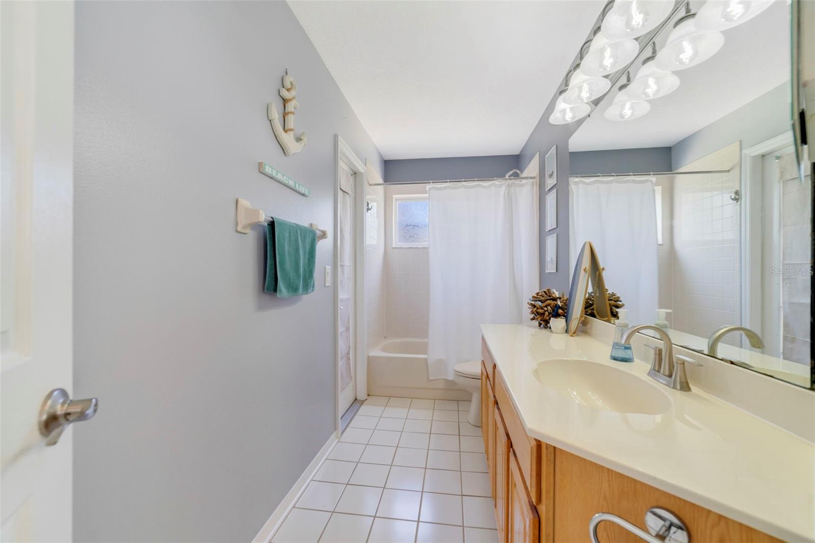 Image 16 of 30 For 14301 Roxshire Drive