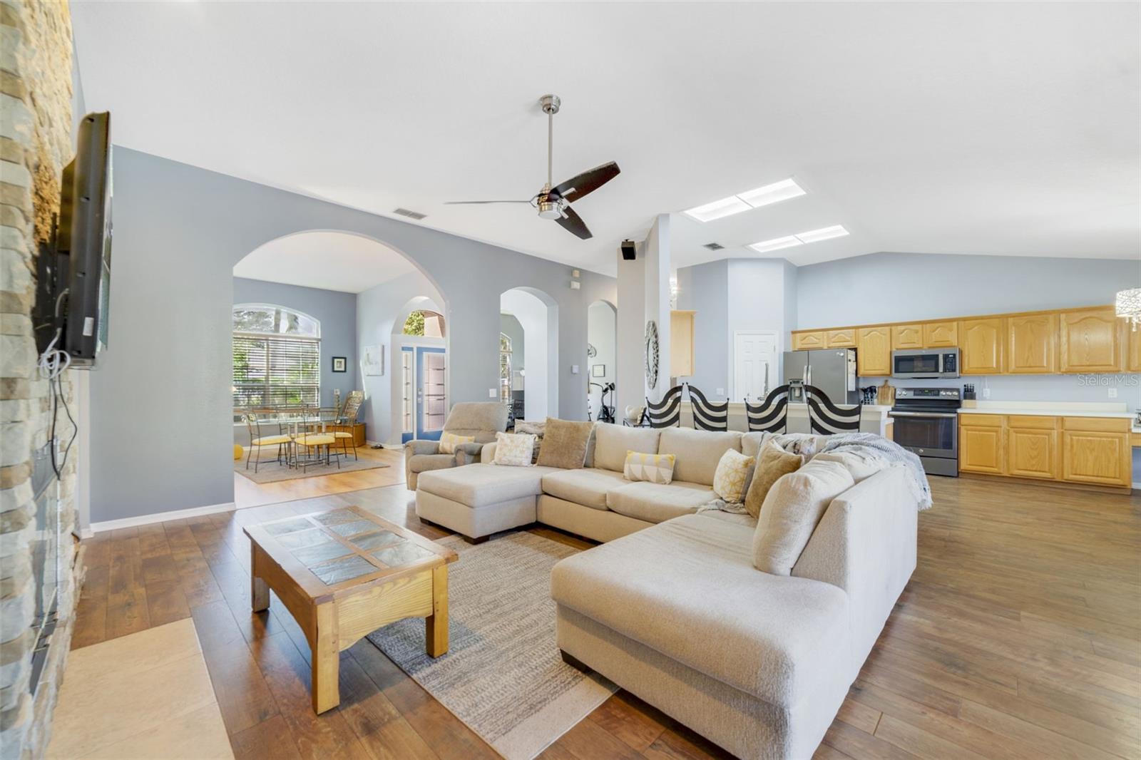 Image 3 of 30 For 14301 Roxshire Drive