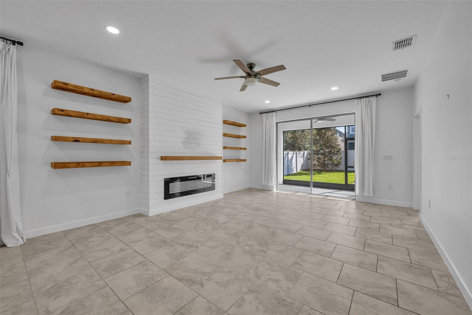 Image 14 of 33 For 1448 Rushing Rapids Way