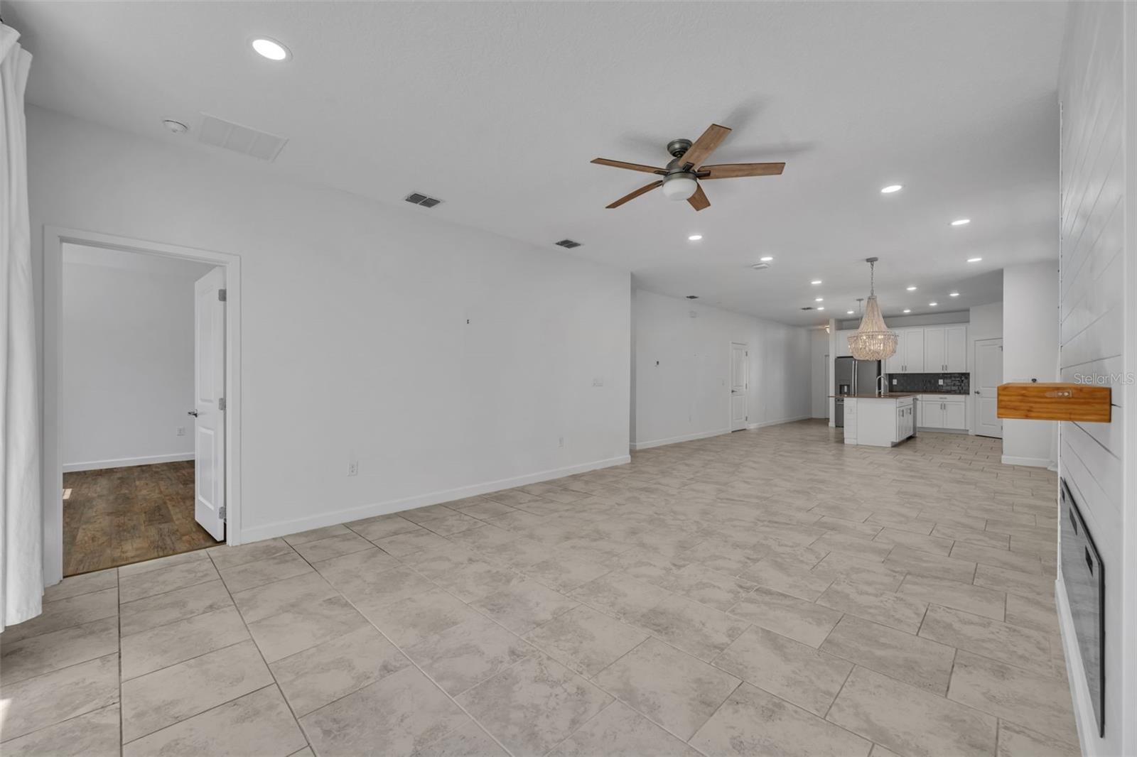 Image 15 of 33 For 1448 Rushing Rapids Way