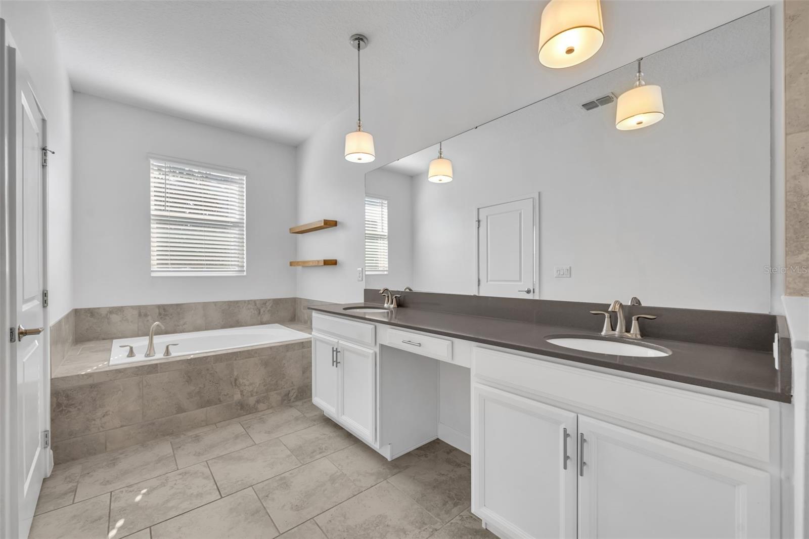 Image 20 of 33 For 1448 Rushing Rapids Way