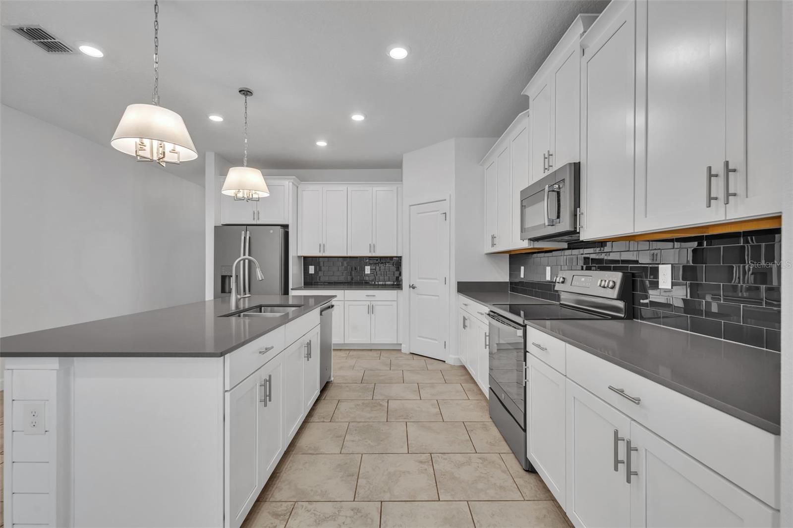 Image 7 of 33 For 1448 Rushing Rapids Way