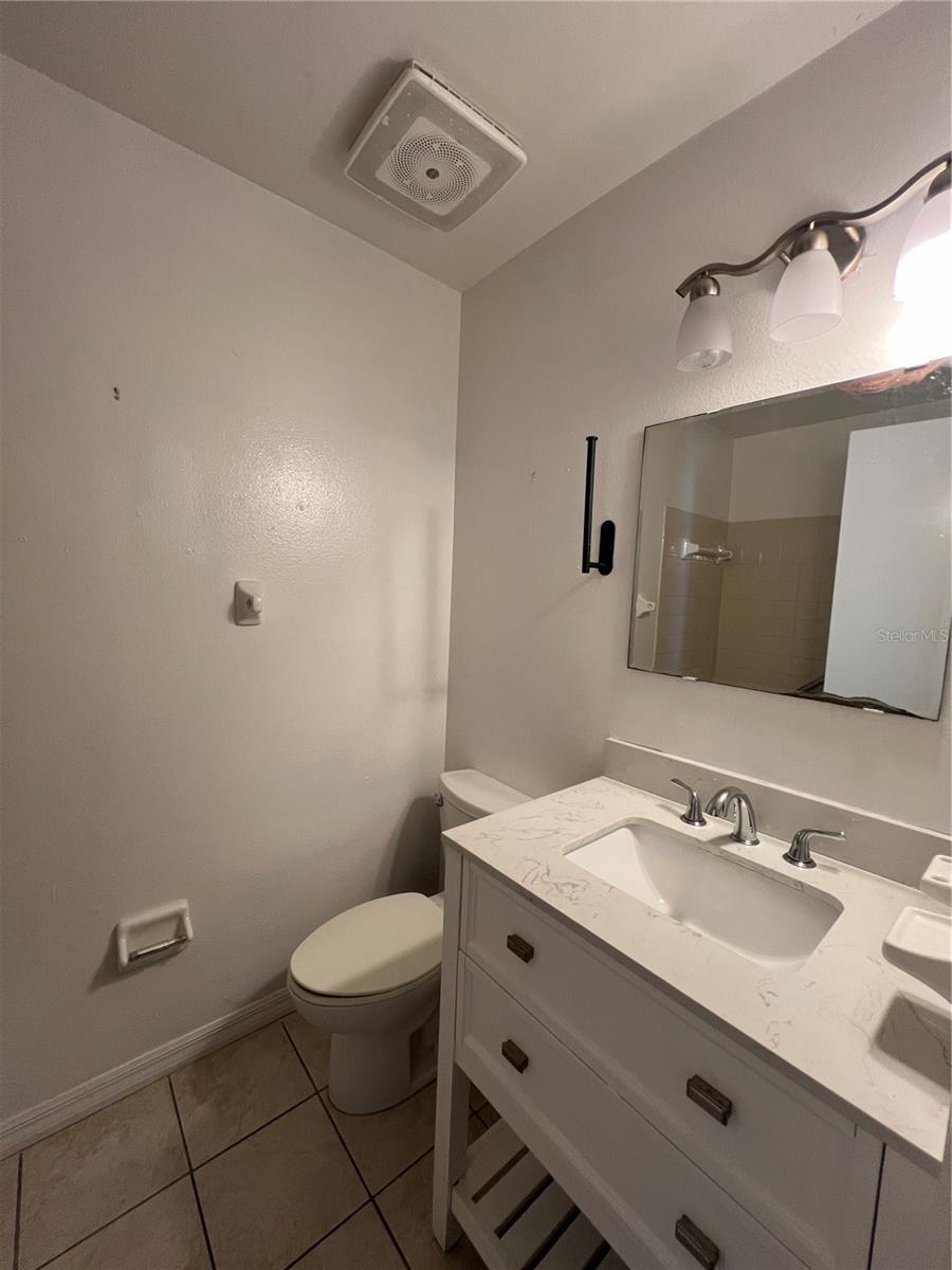 Image 19 of 31 For 667 Lake Dexter Circle