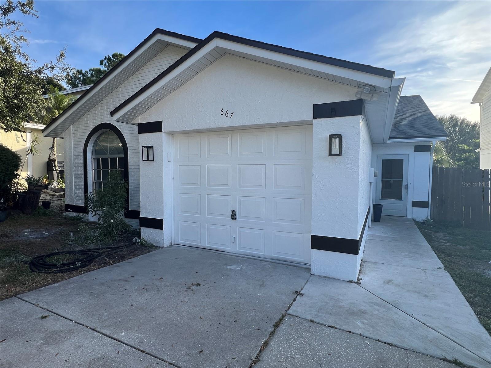 Image 2 of 31 For 667 Lake Dexter Circle