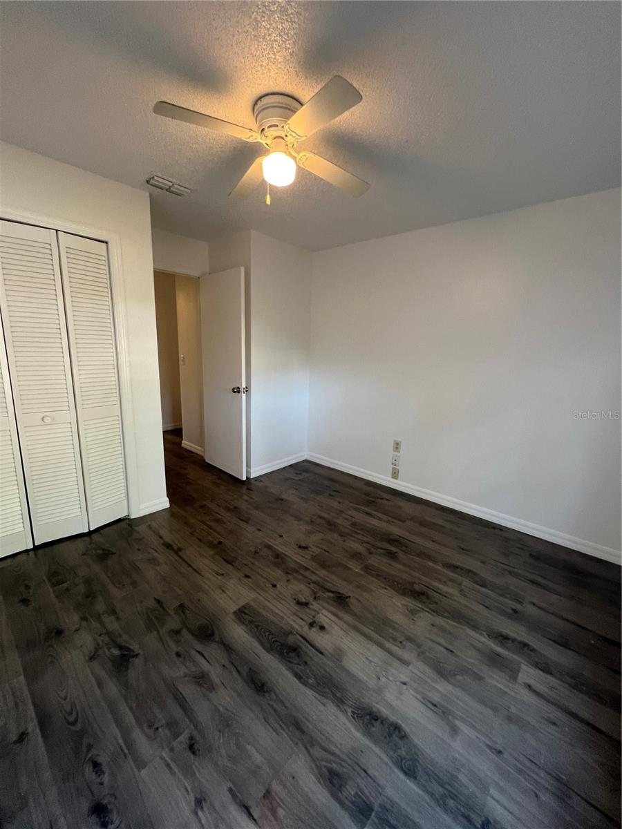 Image 21 of 31 For 667 Lake Dexter Circle