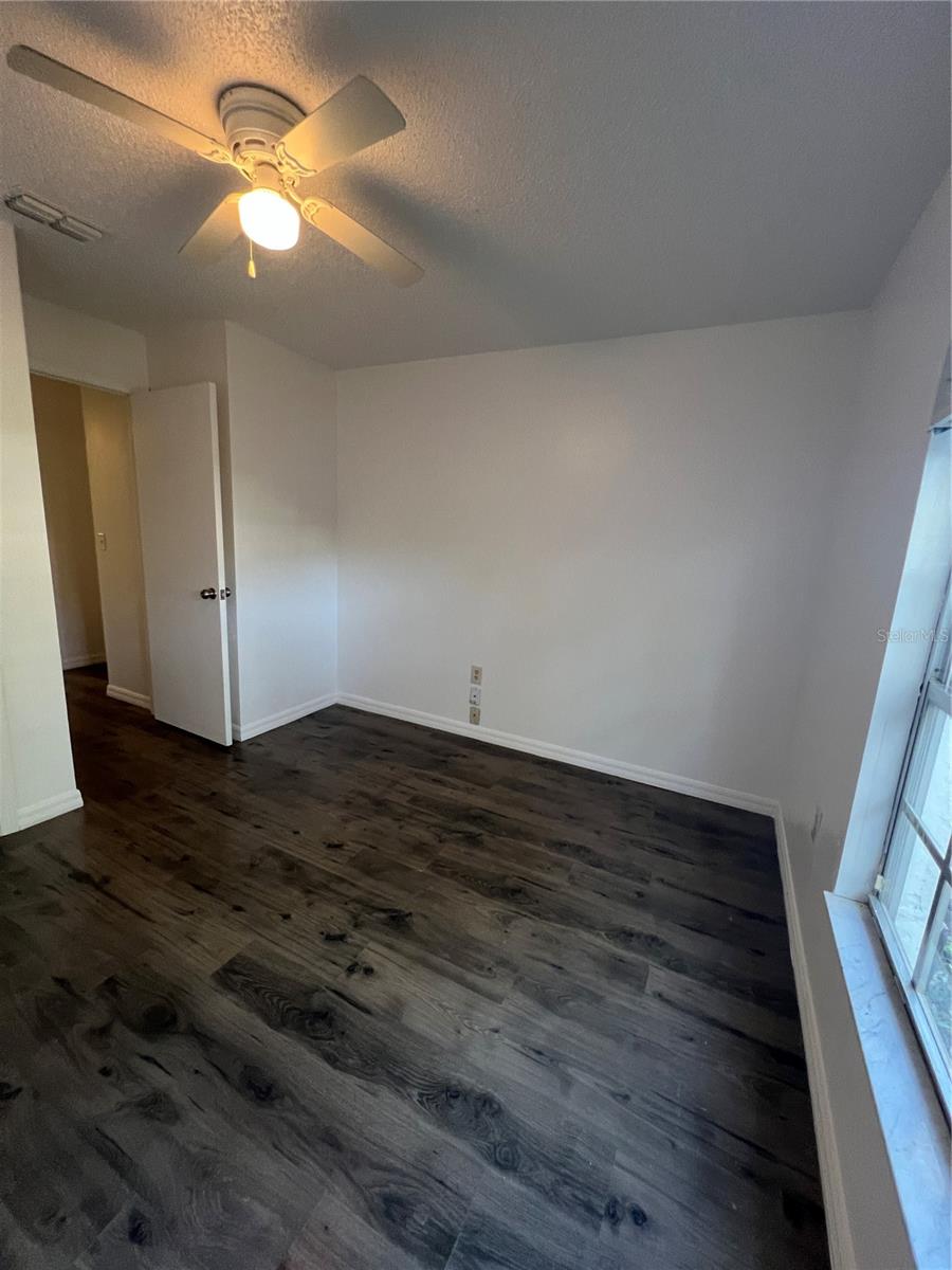 Image 22 of 31 For 667 Lake Dexter Circle