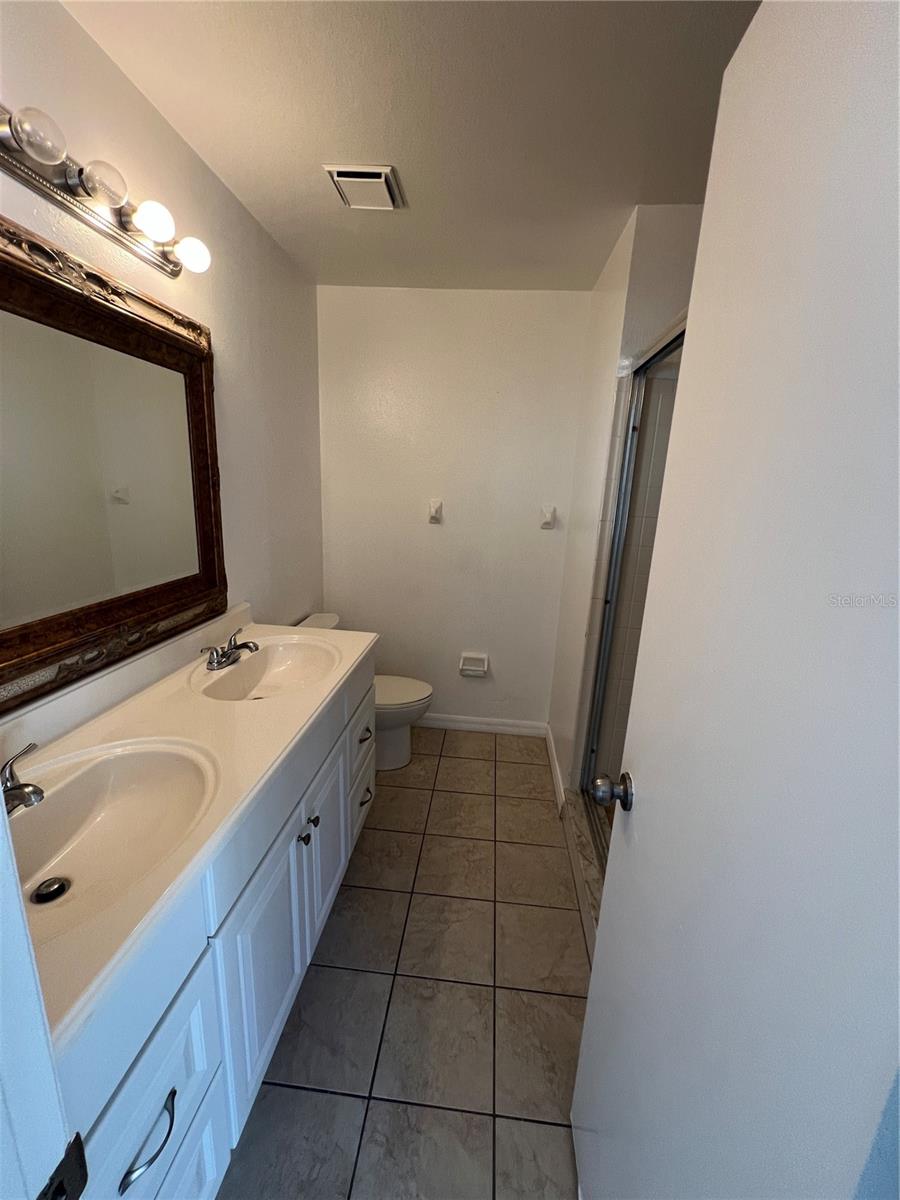 Image 6 of 31 For 667 Lake Dexter Circle