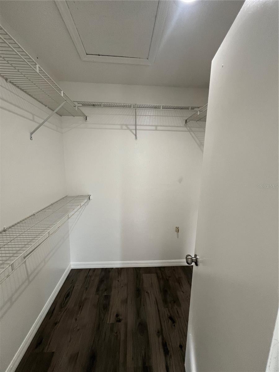 Image 8 of 31 For 667 Lake Dexter Circle