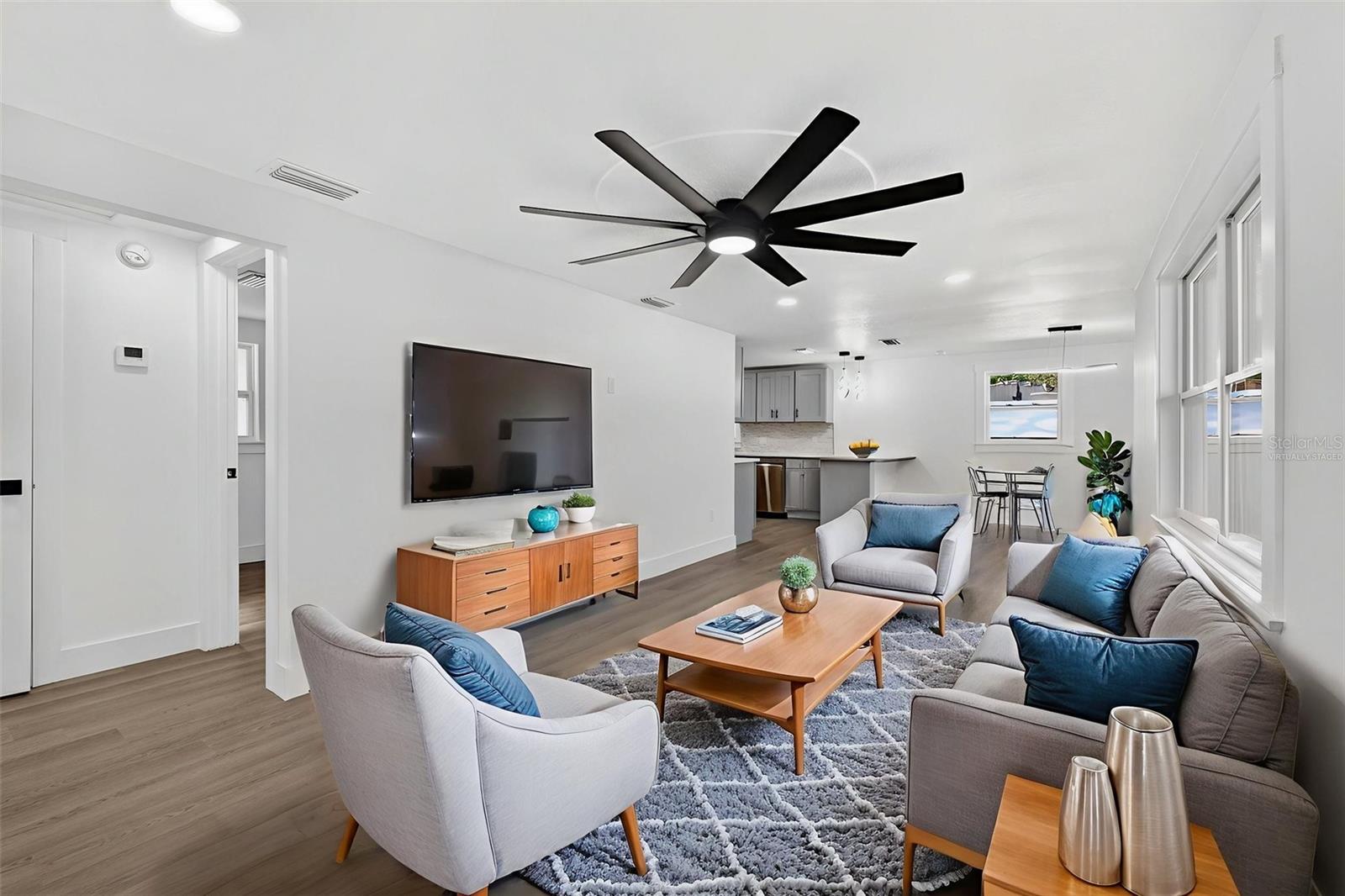 Image 13 of 83 For 2409 Garbelia Avenue