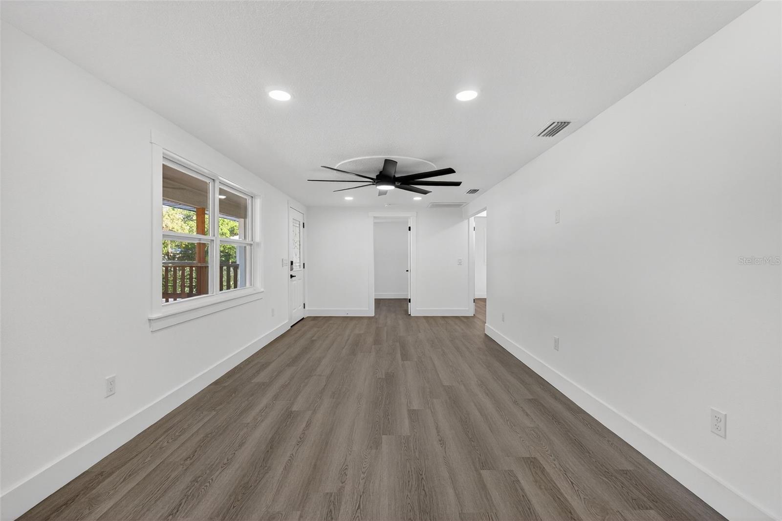 Image 19 of 83 For 2409 Garbelia Avenue