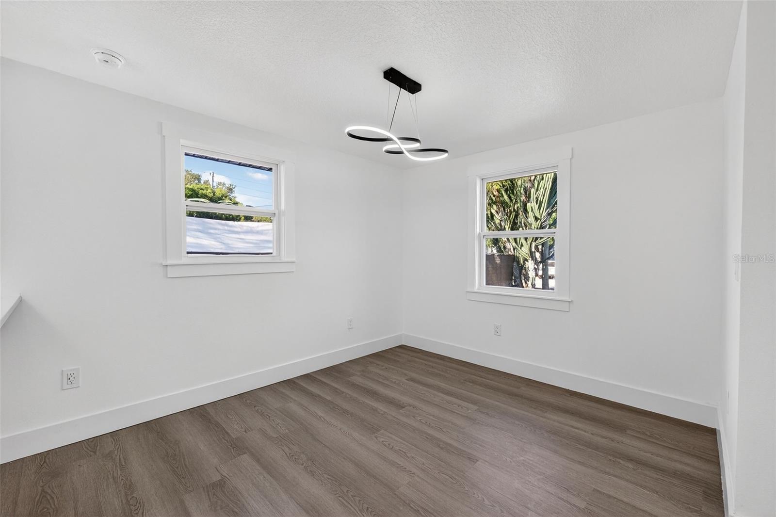 Image 22 of 83 For 2409 Garbelia Avenue