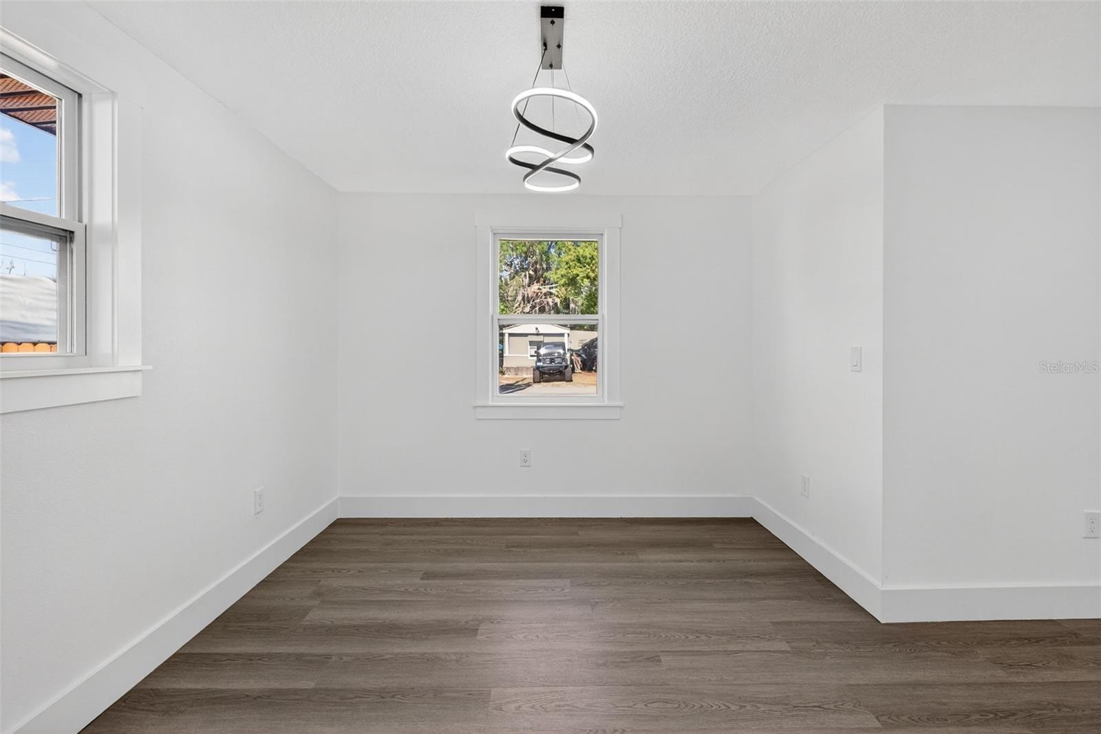 Image 24 of 83 For 2409 Garbelia Avenue