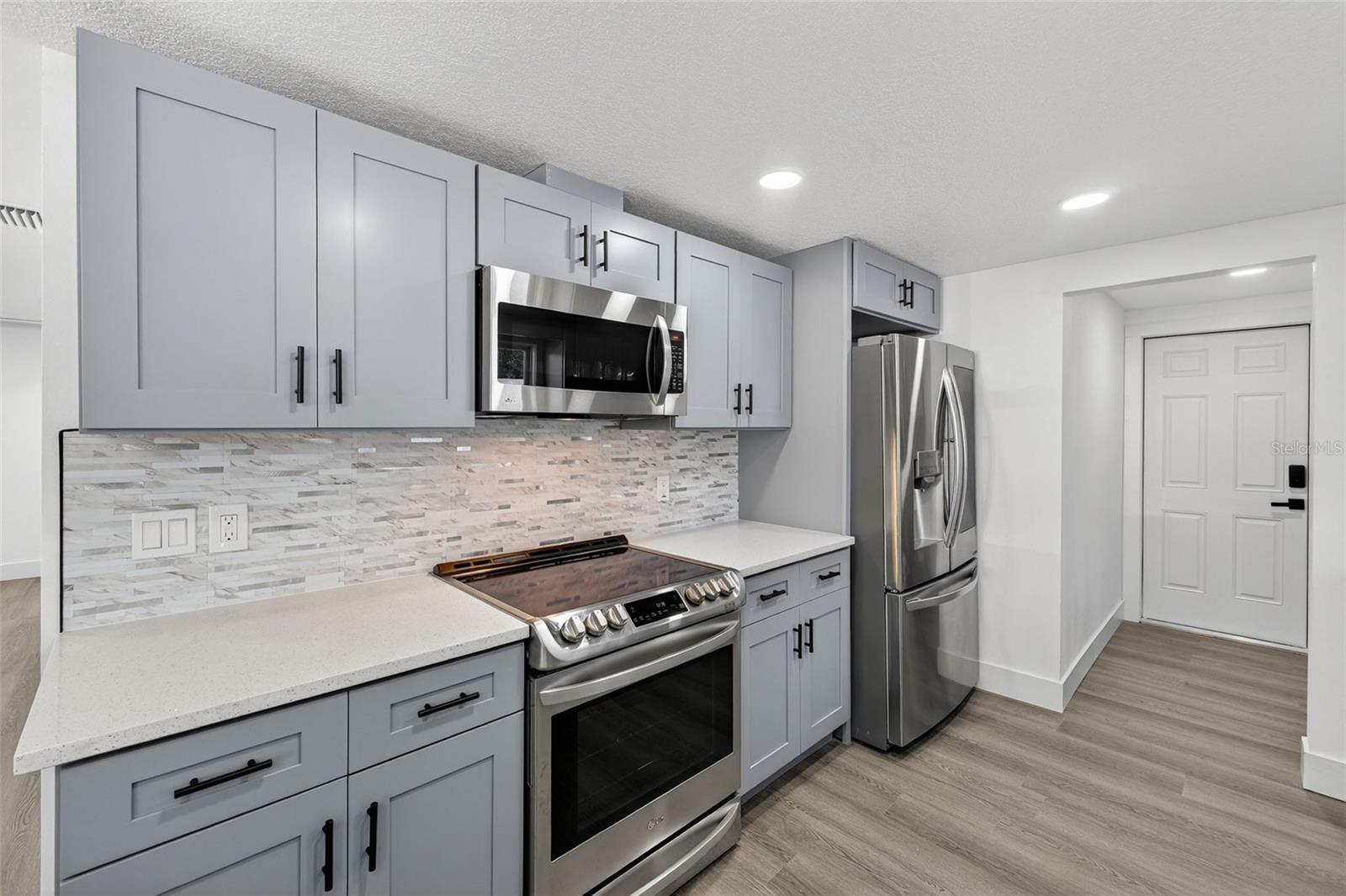 Image 30 of 83 For 2409 Garbelia Avenue