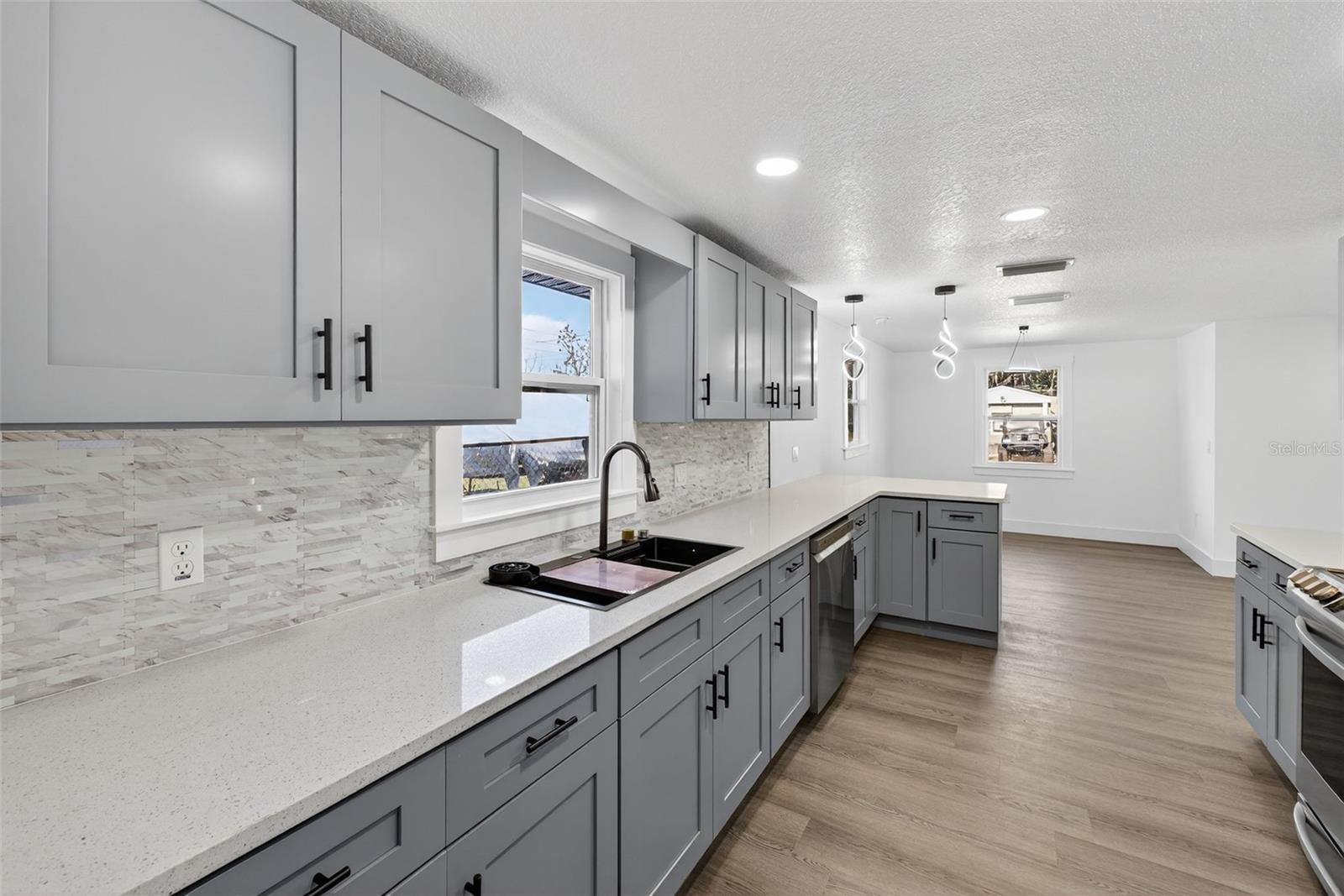 Image 33 of 83 For 2409 Garbelia Avenue