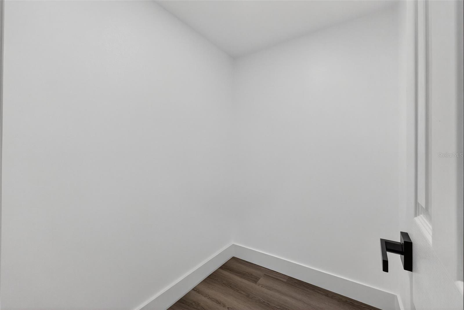 Image 43 of 83 For 2409 Garbelia Avenue