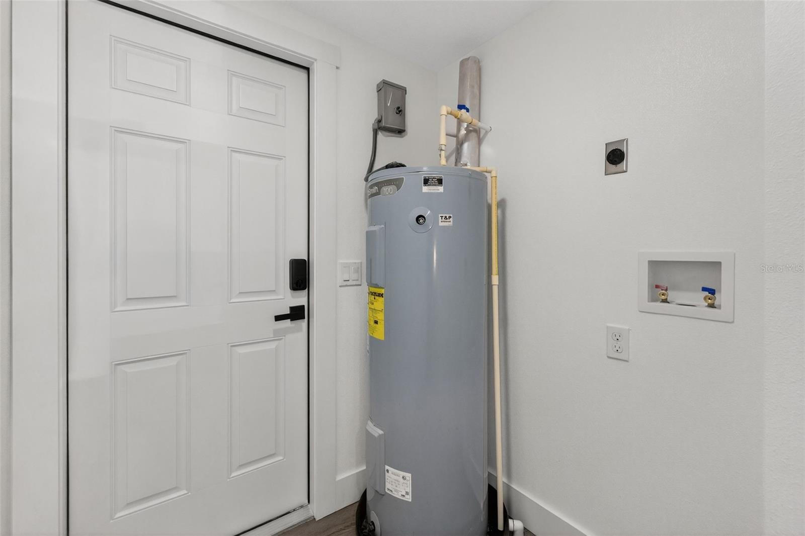 Image 57 of 83 For 2409 Garbelia Avenue