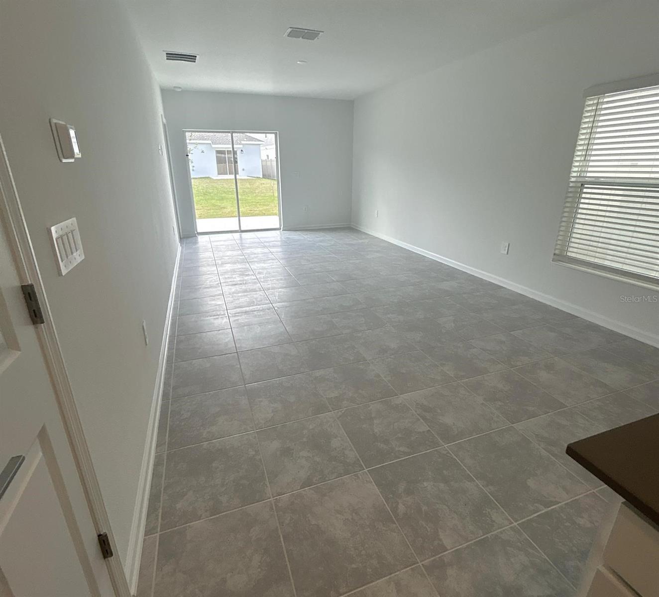 Image 6 of 17 For 2761 Armstrong Avenue