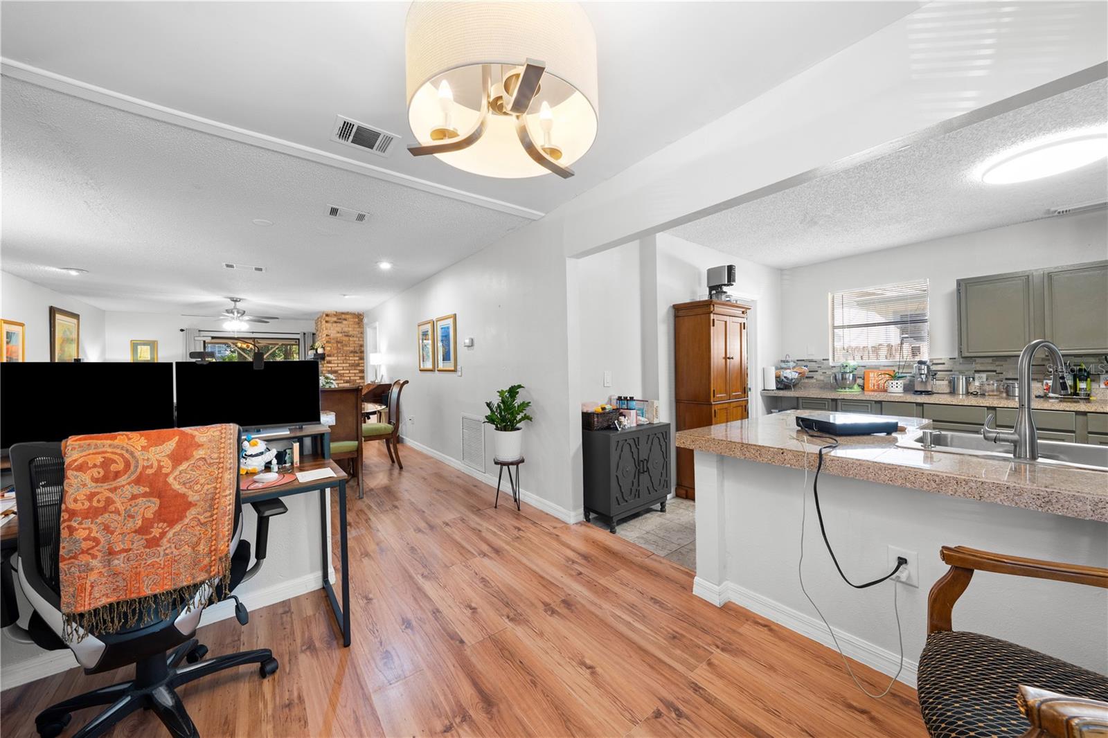 Image 12 of 47 For 8 Wood Street