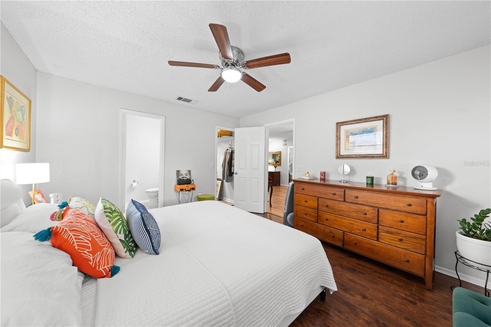 Image 16 of 47 For 8 Wood Street