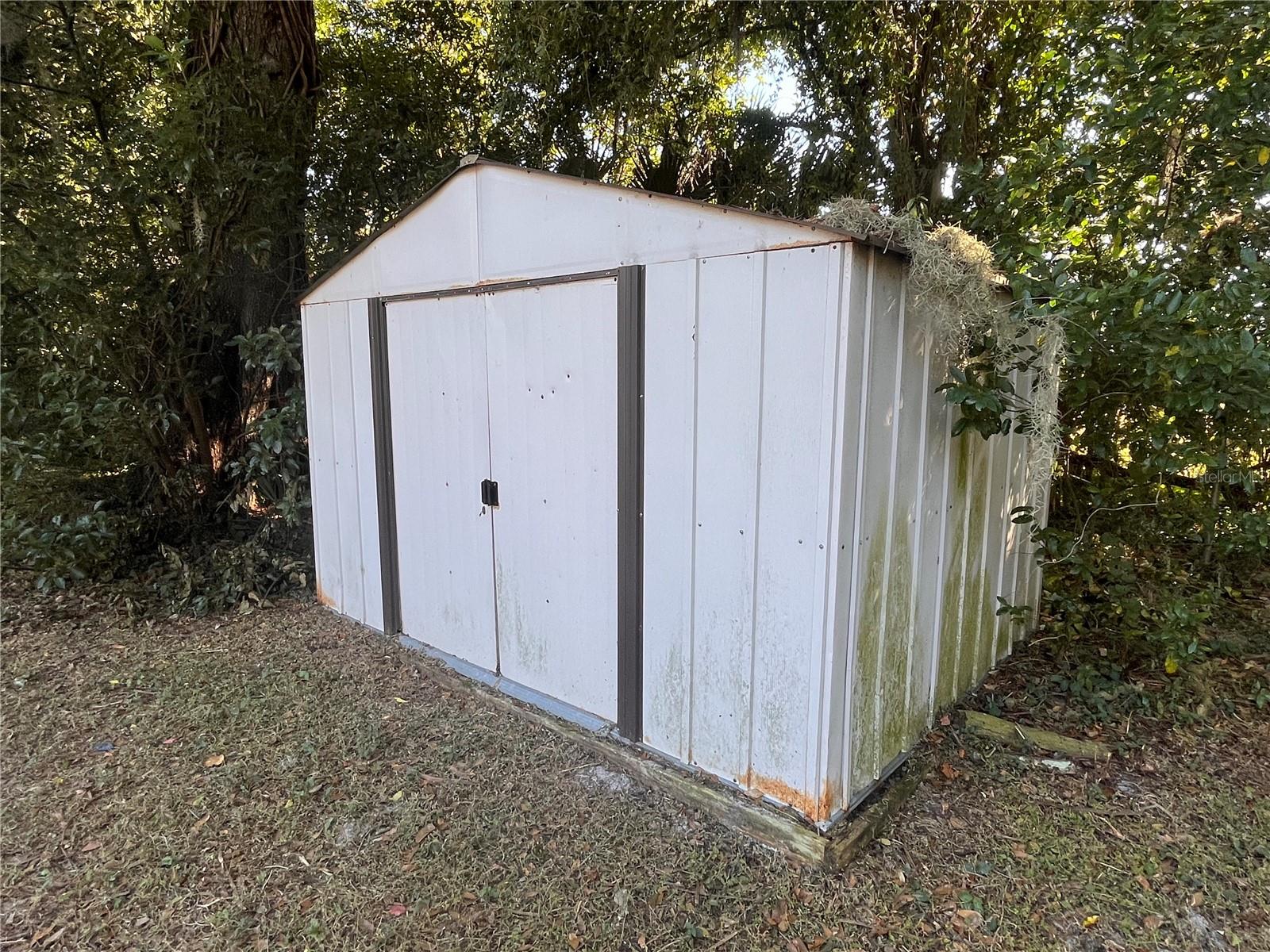 Image 21 of 27 For 230 Center Street