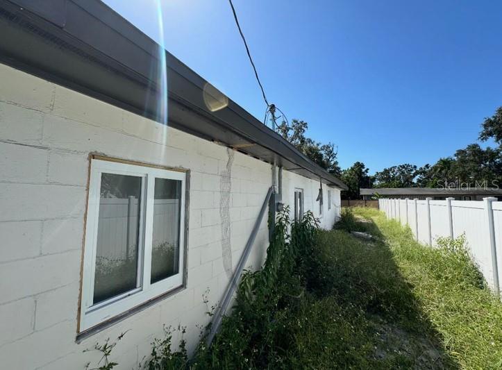 Image 6 of 7 For 7066 54th Avenue N