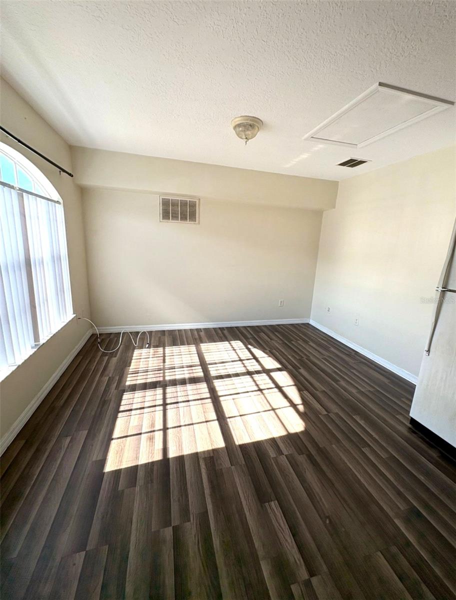 Image 7 of 12 For 825 Washington Palm Loop Lockout Un