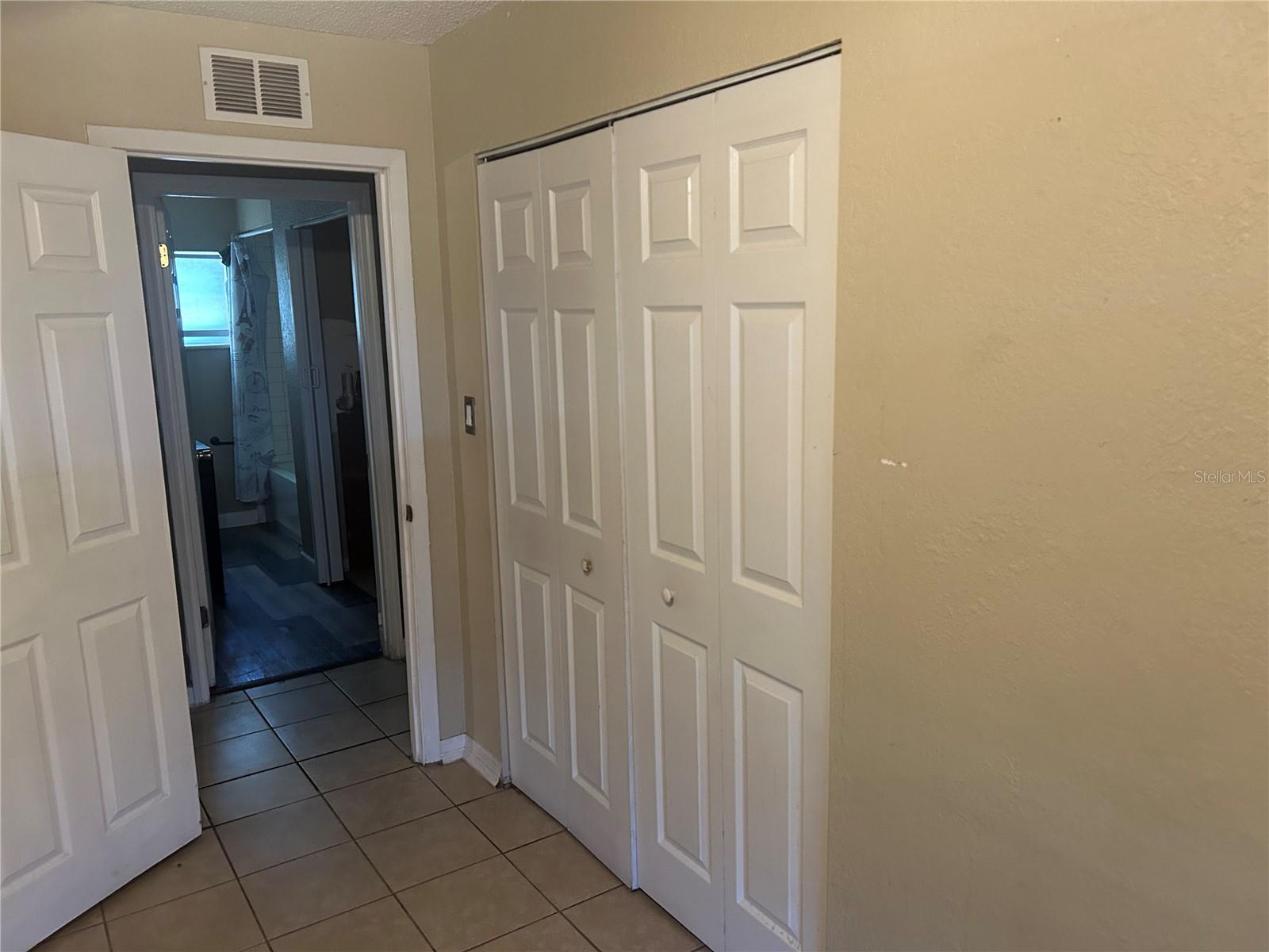Image 12 of 35 For 1121 Orange Avenue